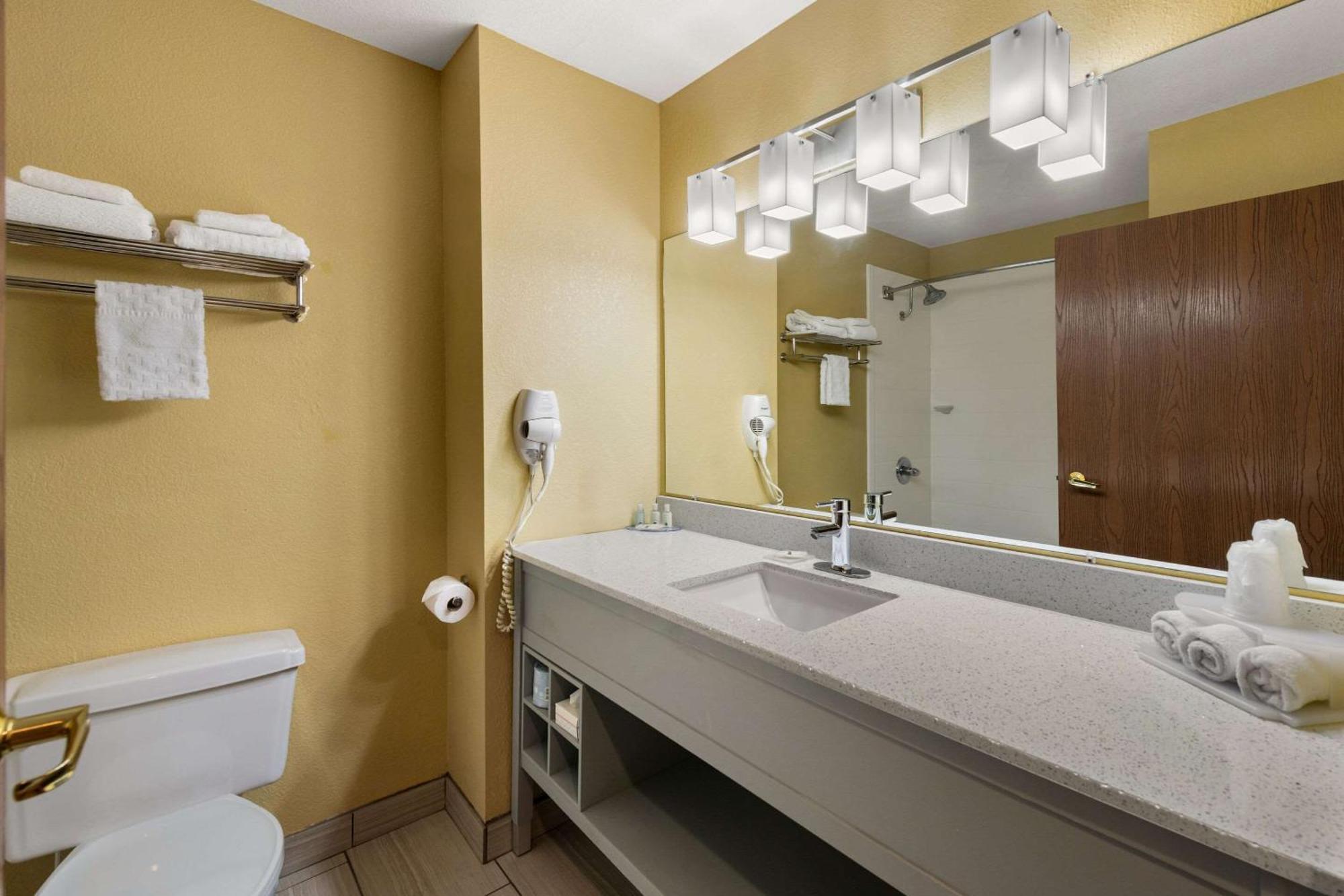 Quality Inn Warrensburg Dış mekan fotoğraf